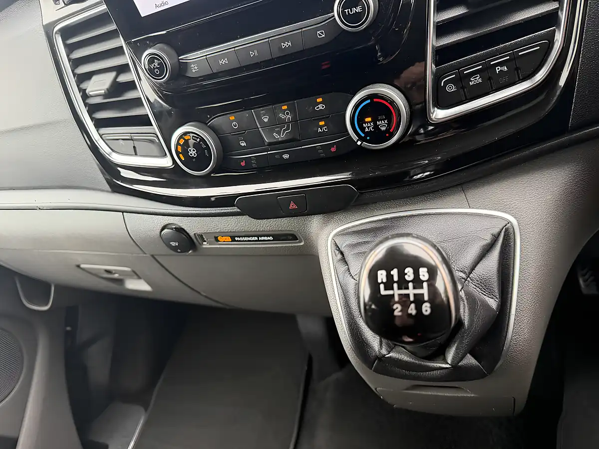 Used 2022 Ford Transit Custom Limited White - Interior and Exterior details 15