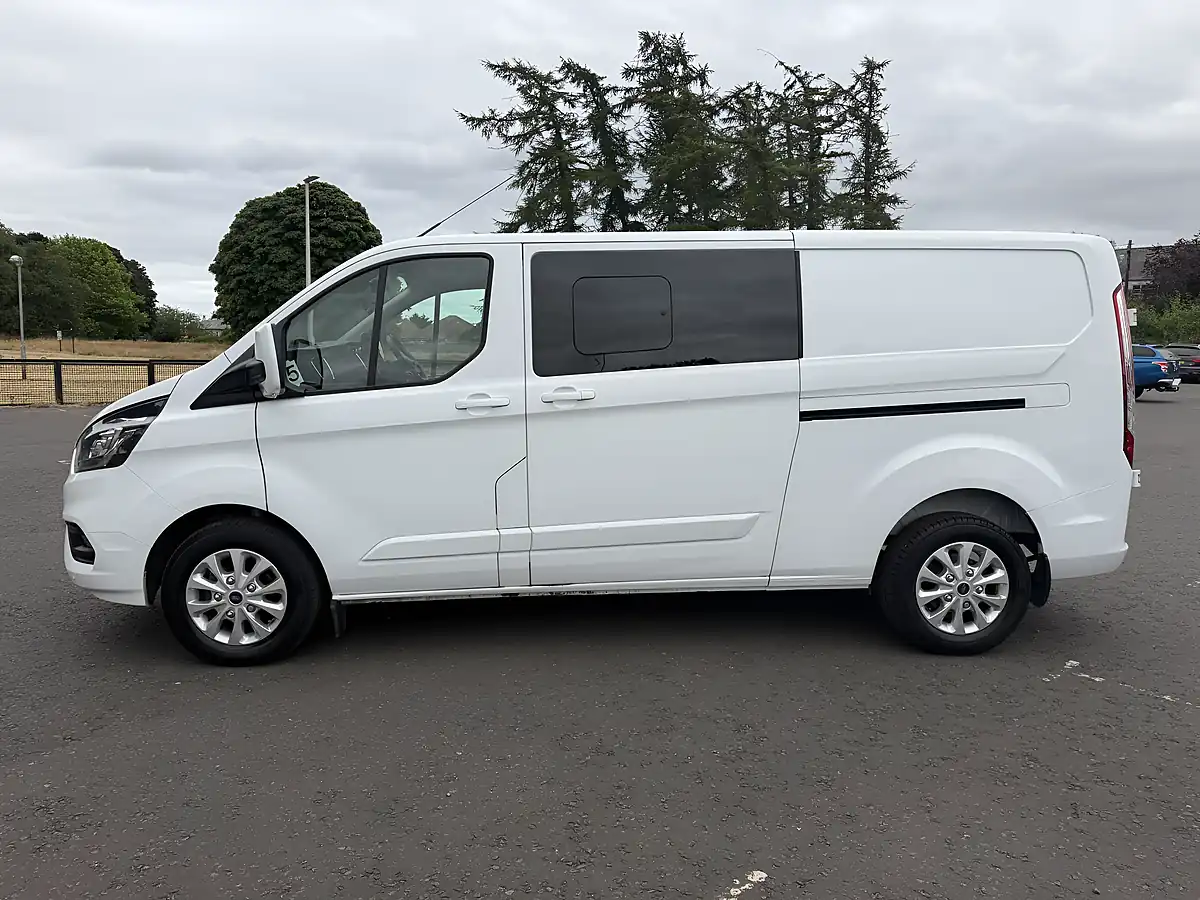 Used 2022 Ford Transit Custom Limited White - Interior and Exterior details 4