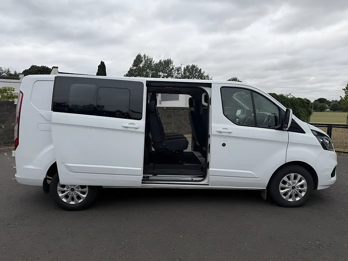 Used 2022 Ford Transit Custom Limited White - Interior and Exterior details 9