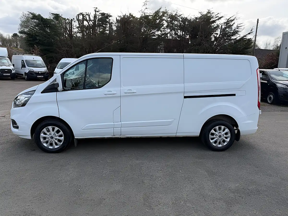 Used 2022 Ford Transit Custom Limited White - Interior and Exterior details 6