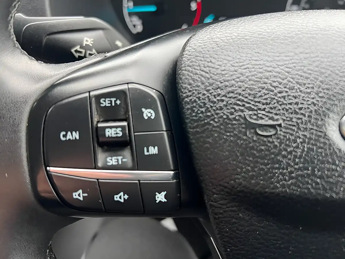 Used 2022 Ford Transit Custom Limited White - Interior and Exterior details 15