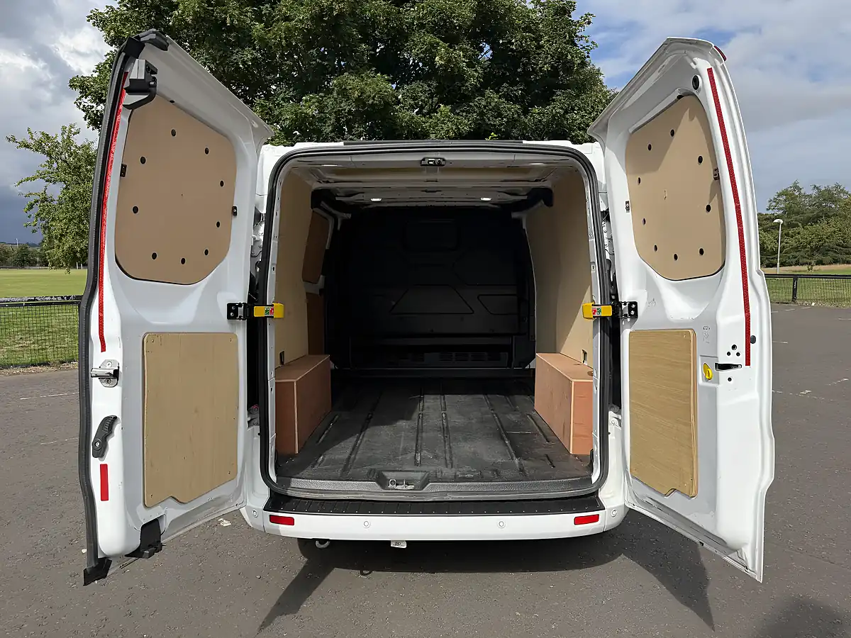 Used 2022 Ford Transit Custom Limited White - Interior and Exterior details 10