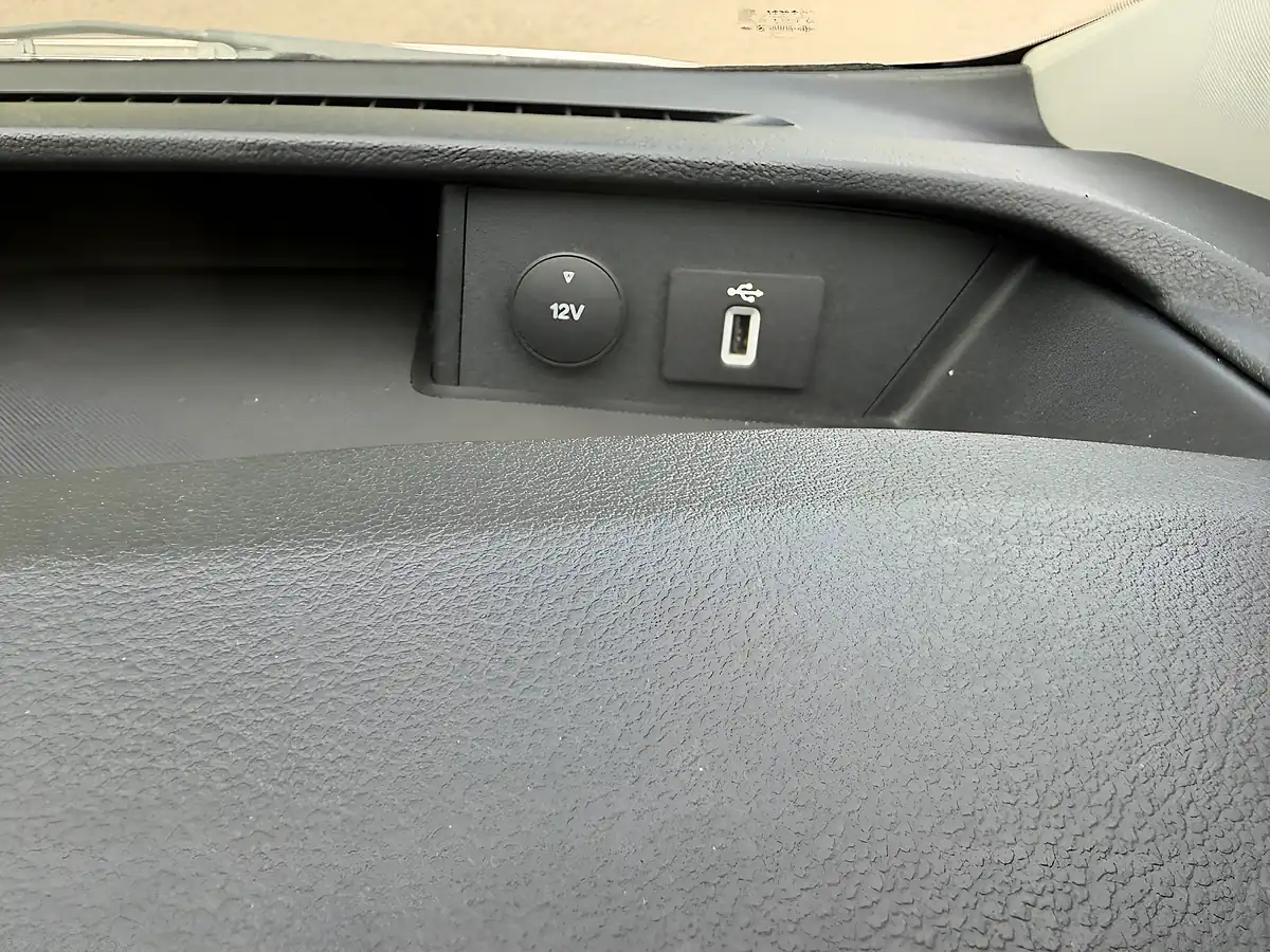 Used 2022 Ford Transit Custom Limited White - Interior and Exterior details 20