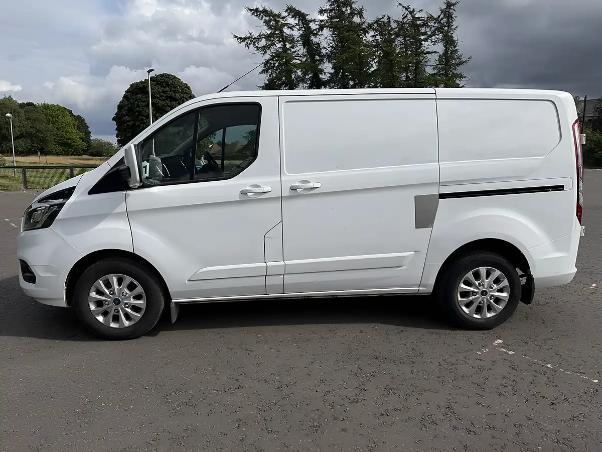 Used 2022 Ford Transit Custom Limited White - Interior and Exterior details 4