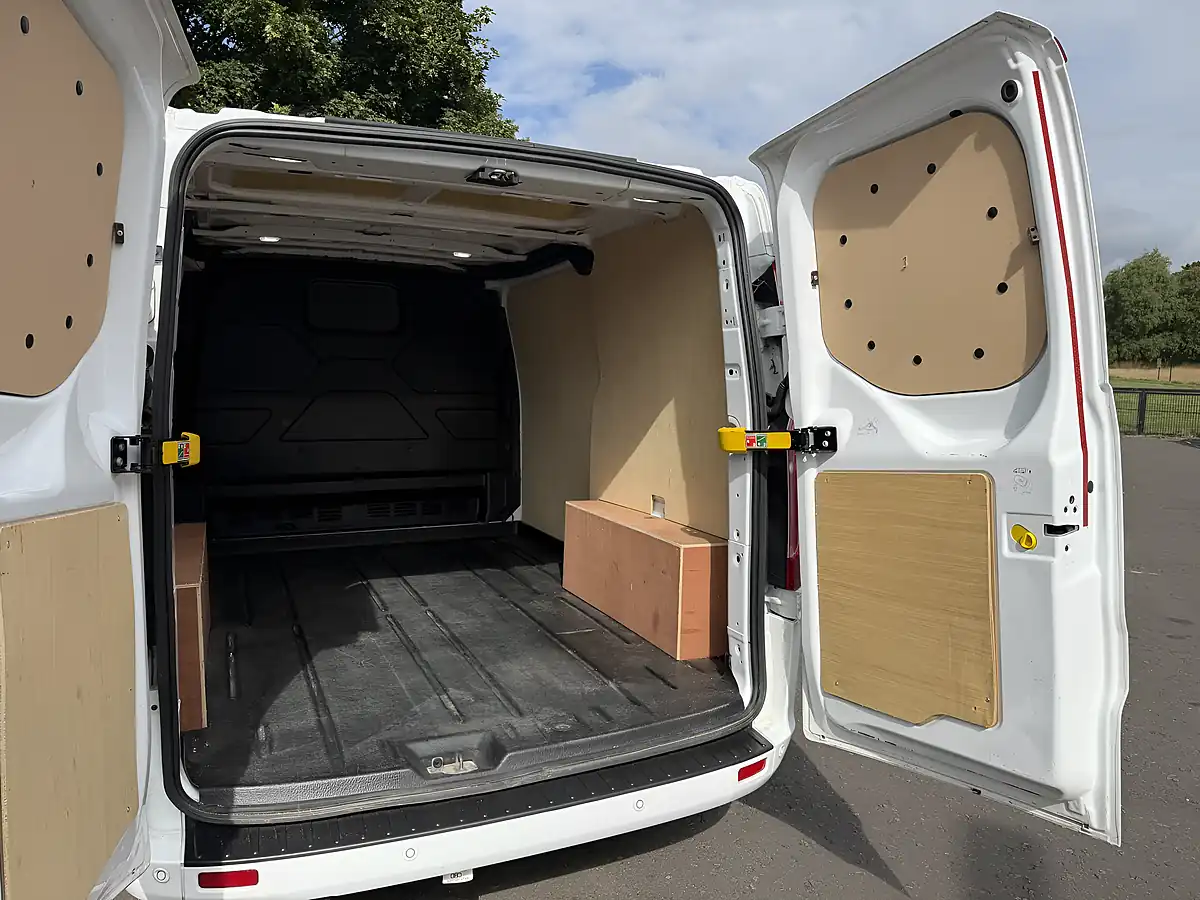 Used 2022 Ford Transit Custom Limited White - Interior and Exterior details 9