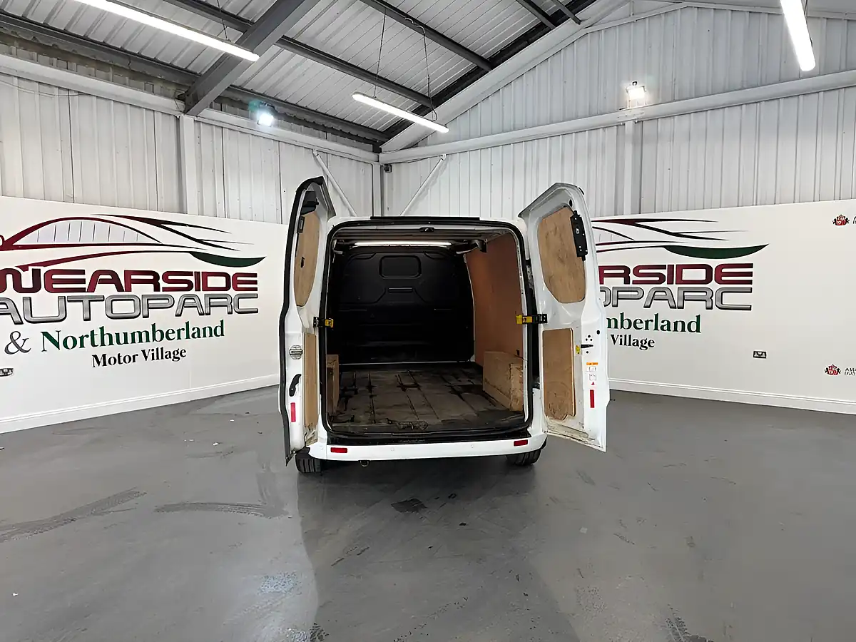 Used 2022 Ford Transit Custom Limited White - Interior and Exterior details 10