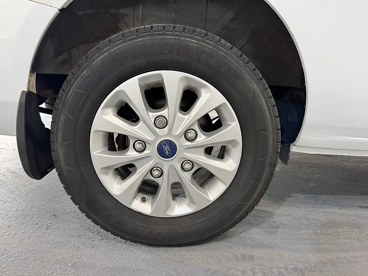 Used 2022 Ford Transit Custom Limited White - Interior and Exterior details 13