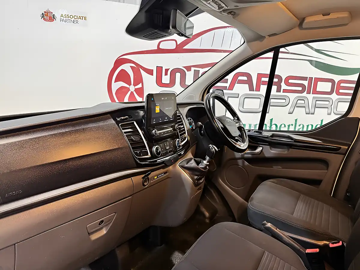 Used 2022 Ford Transit Custom Limited White - Interior and Exterior details 5