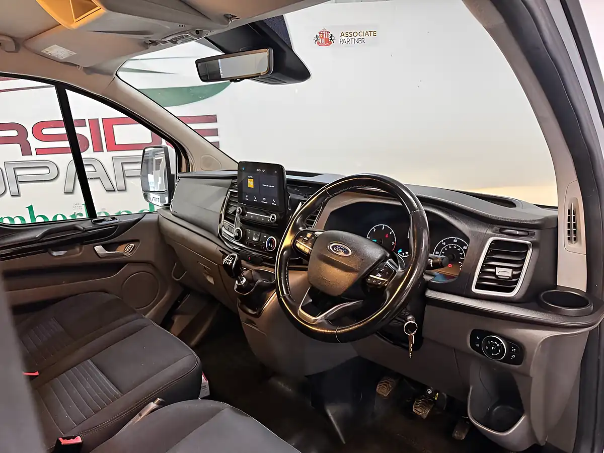 Used 2022 Ford Transit Custom Limited White - Interior and Exterior details 6
