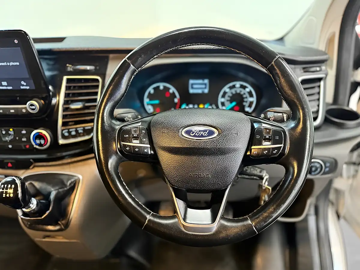 Used 2022 Ford Transit Custom Limited White - Interior and Exterior details 7