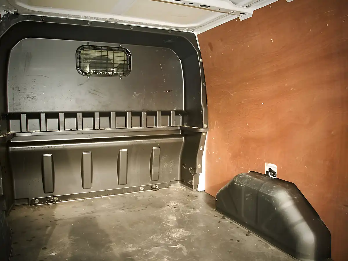 Used 2022 Ford Transit Custom Limited White - Interior and Exterior details 11