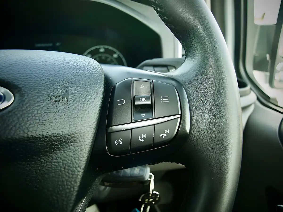 Used 2022 Ford Transit Custom Limited White - Interior and Exterior details 14