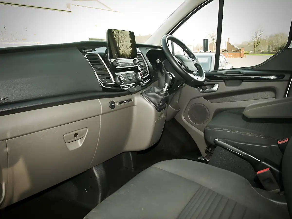 Used 2022 Ford Transit Custom Limited White - Interior and Exterior details 18
