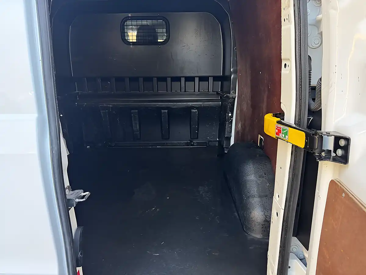 Used 2022 Ford Transit Custom Limited White - Interior and Exterior details 10