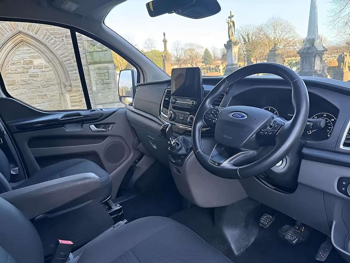 Used 2022 Ford Transit Custom Limited White - Interior and Exterior details 11