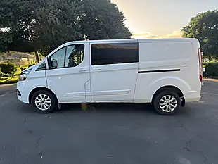 Used 2022 Ford Transit Custom Limited White - Interior and Exterior details 4
