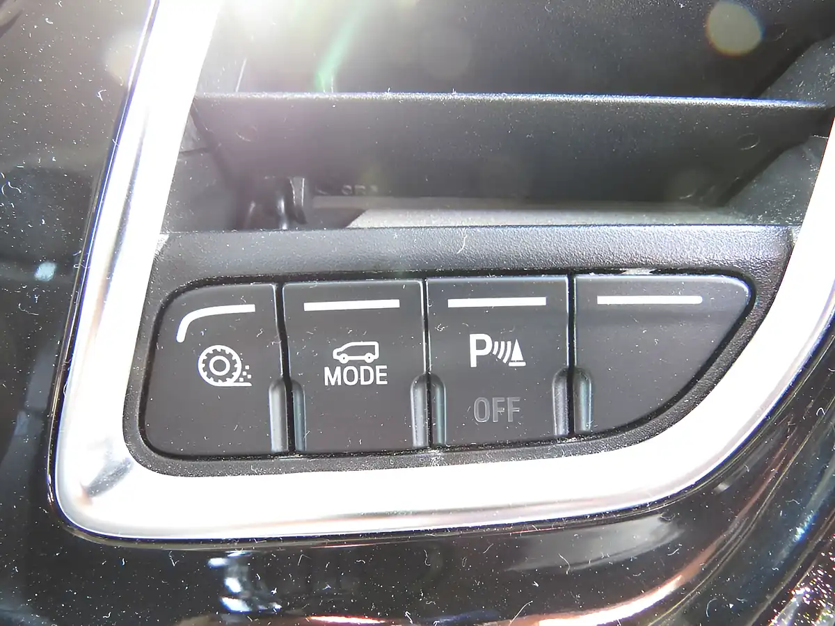 Used 2022 Ford Transit Custom Limited White - Interior and Exterior details 19