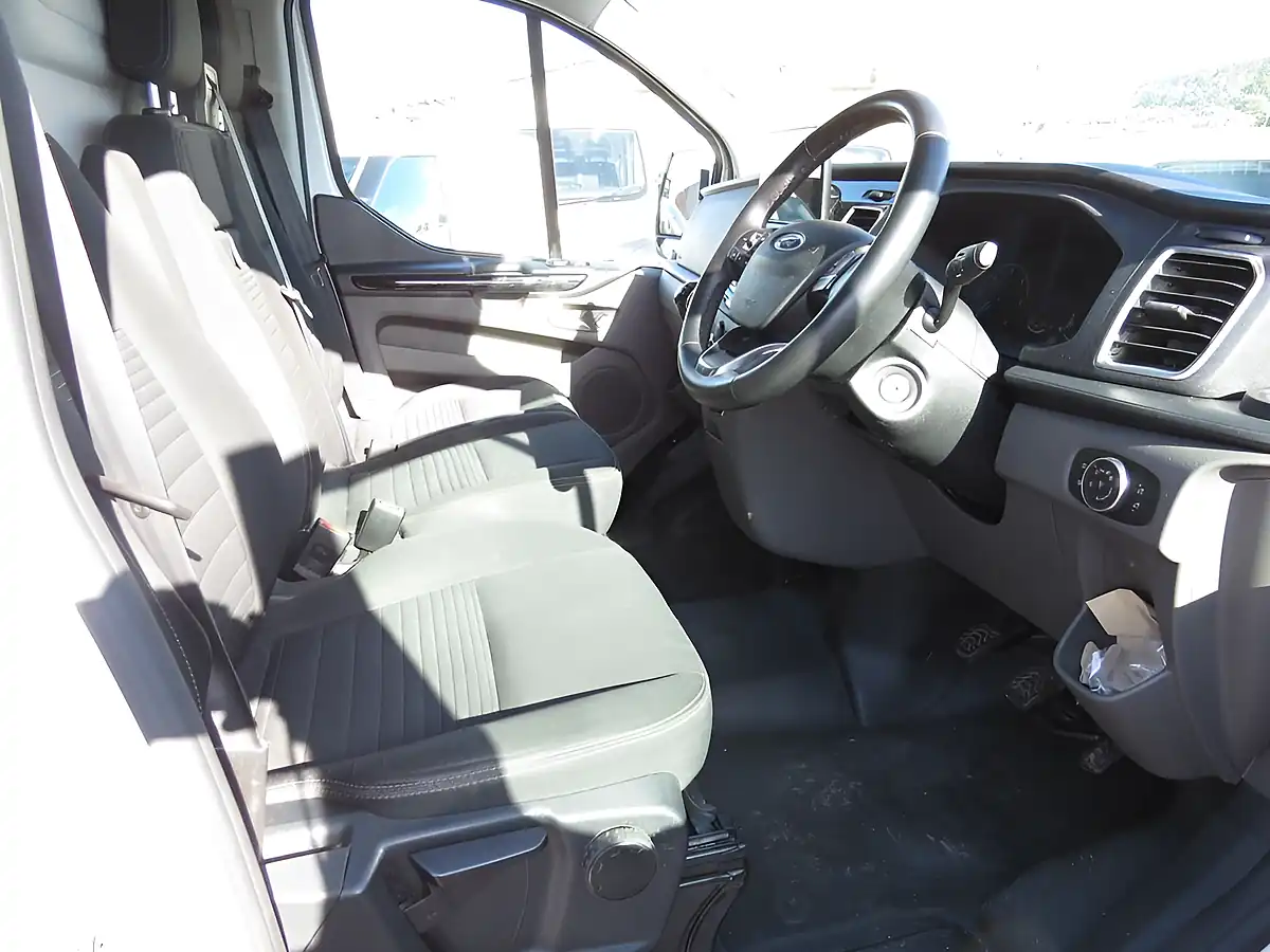 Used 2022 Ford Transit Custom Limited White - Interior and Exterior details 3
