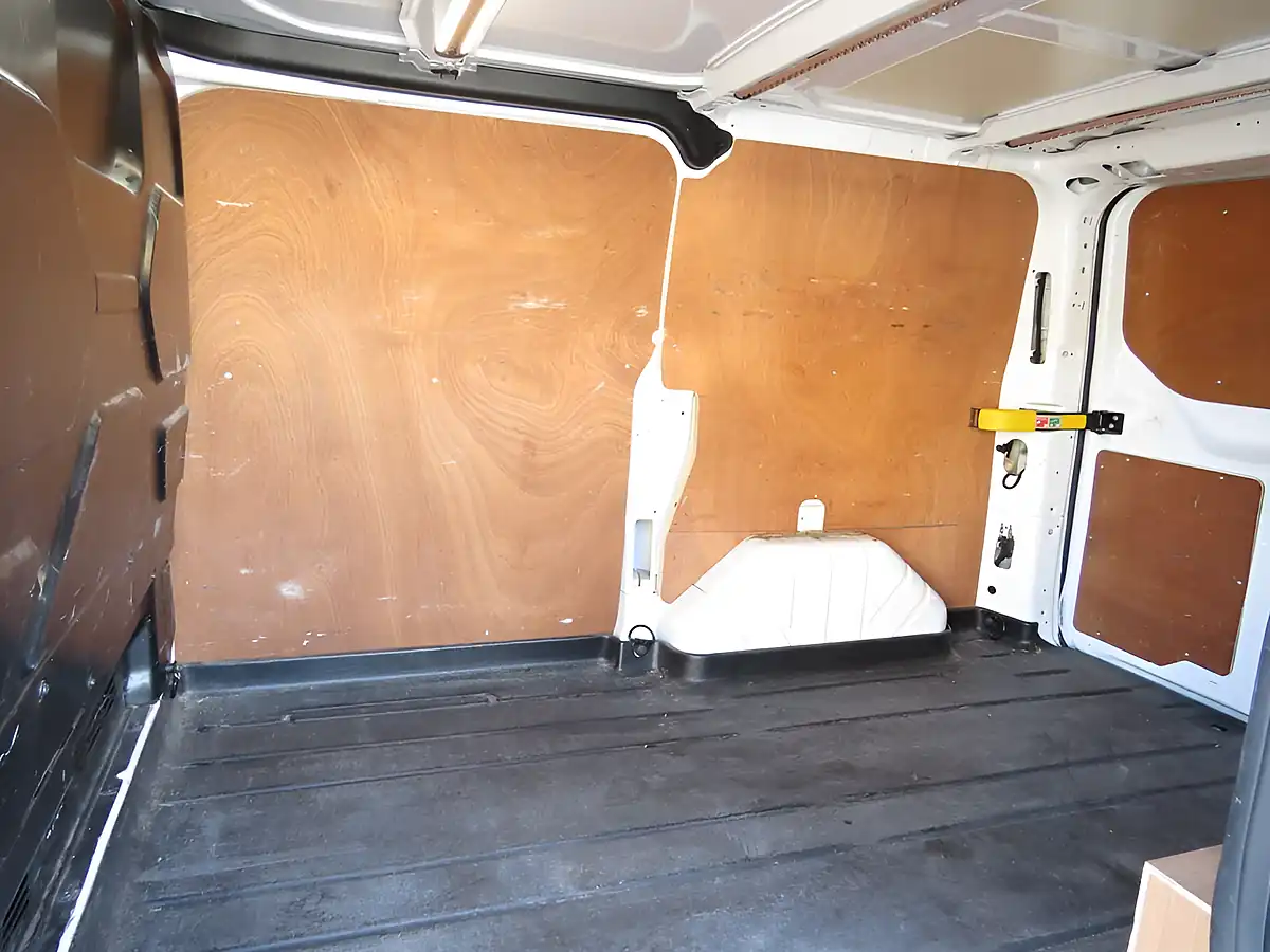 Used 2022 Ford Transit Custom Limited White - Interior and Exterior details 6