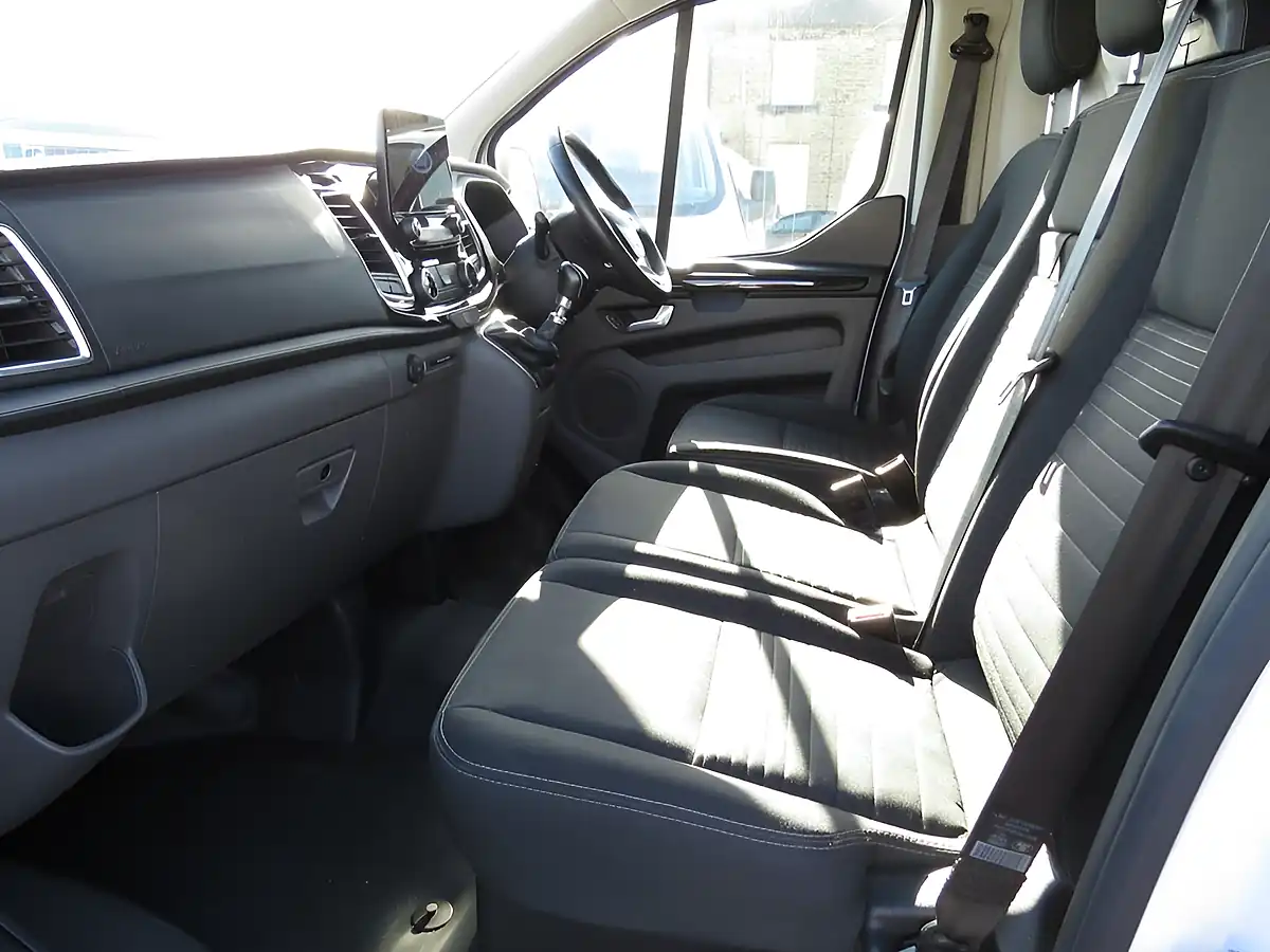 Used 2022 Ford Transit Custom Limited White - Interior and Exterior details 8