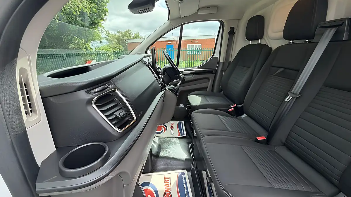 Used 2022 Ford Transit Custom Limited White - Interior and Exterior details 18