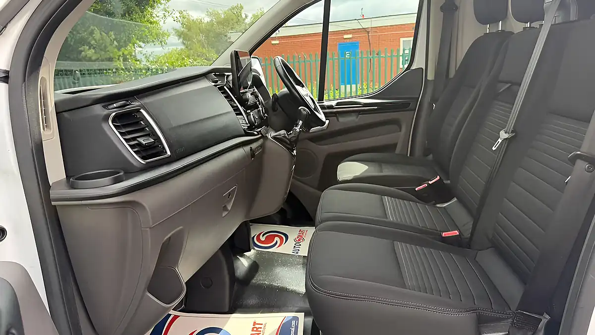 Used 2022 Ford Transit Custom Limited White - Interior and Exterior details 19
