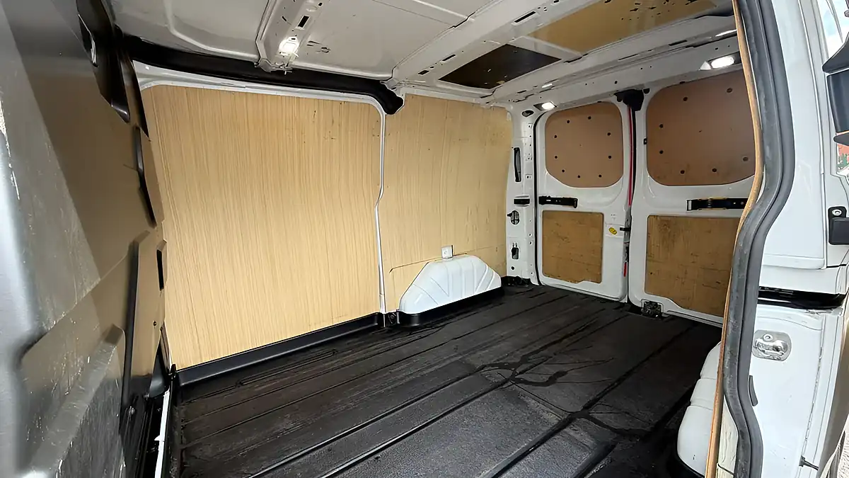Used 2022 Ford Transit Custom Limited White - Interior and Exterior details 9