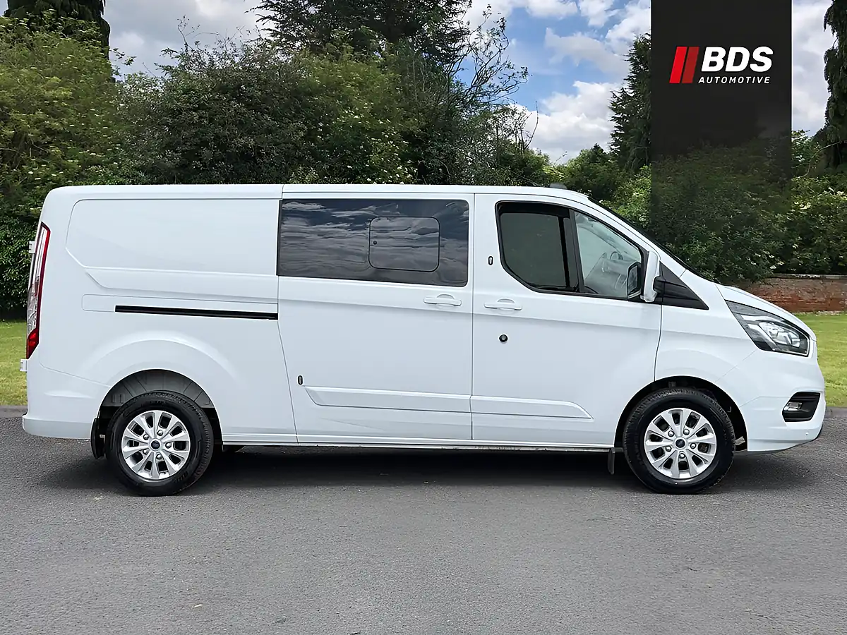 Used 2022 Ford Transit Custom Limited White - Interior and Exterior details 9