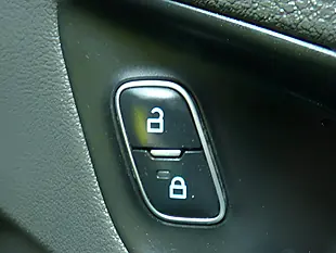 Used 2022 Ford Transit Custom Limited White - Interior and Exterior details 15