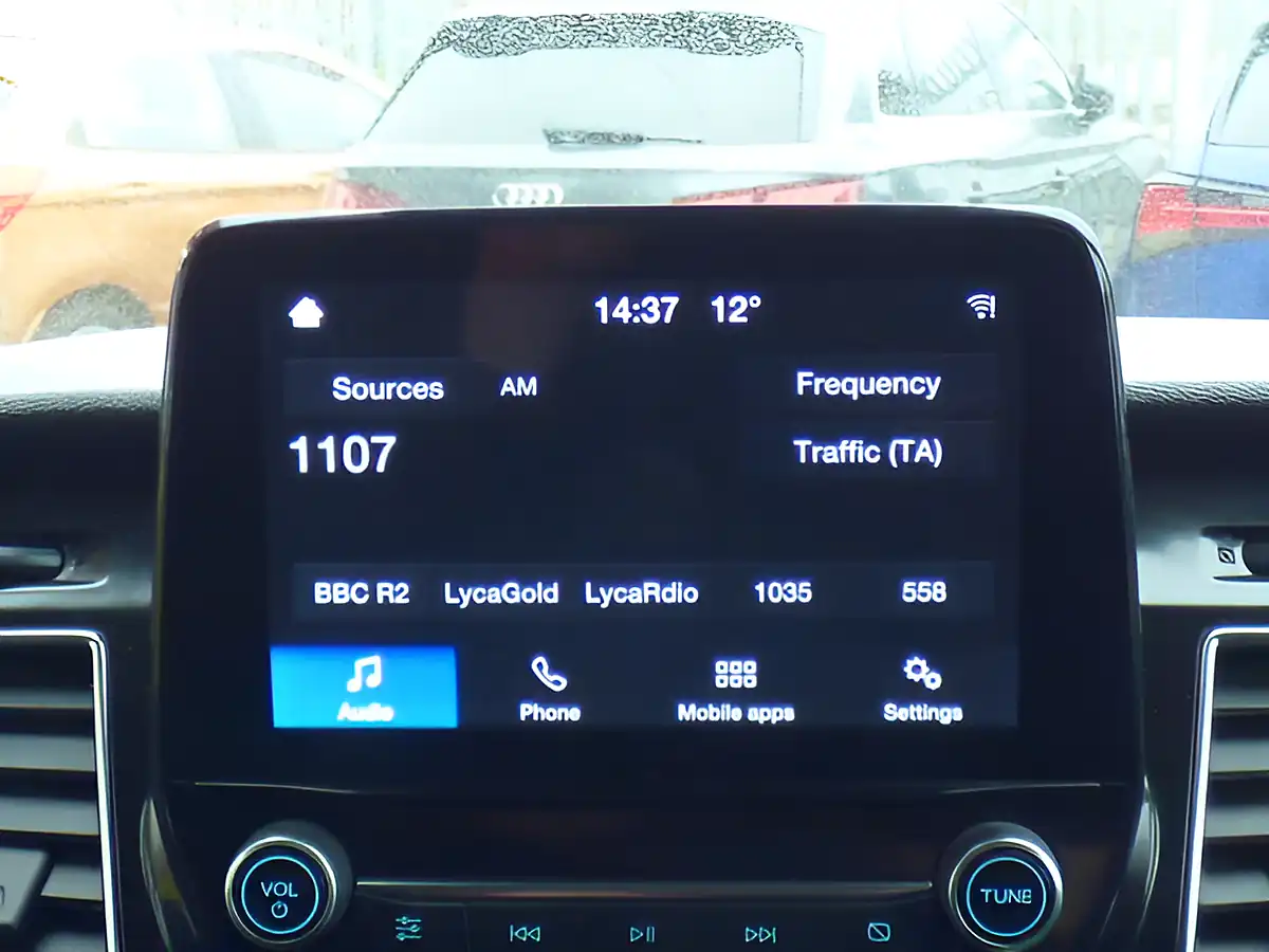 Used 2022 Ford Transit Custom Limited White - Interior and Exterior details 18