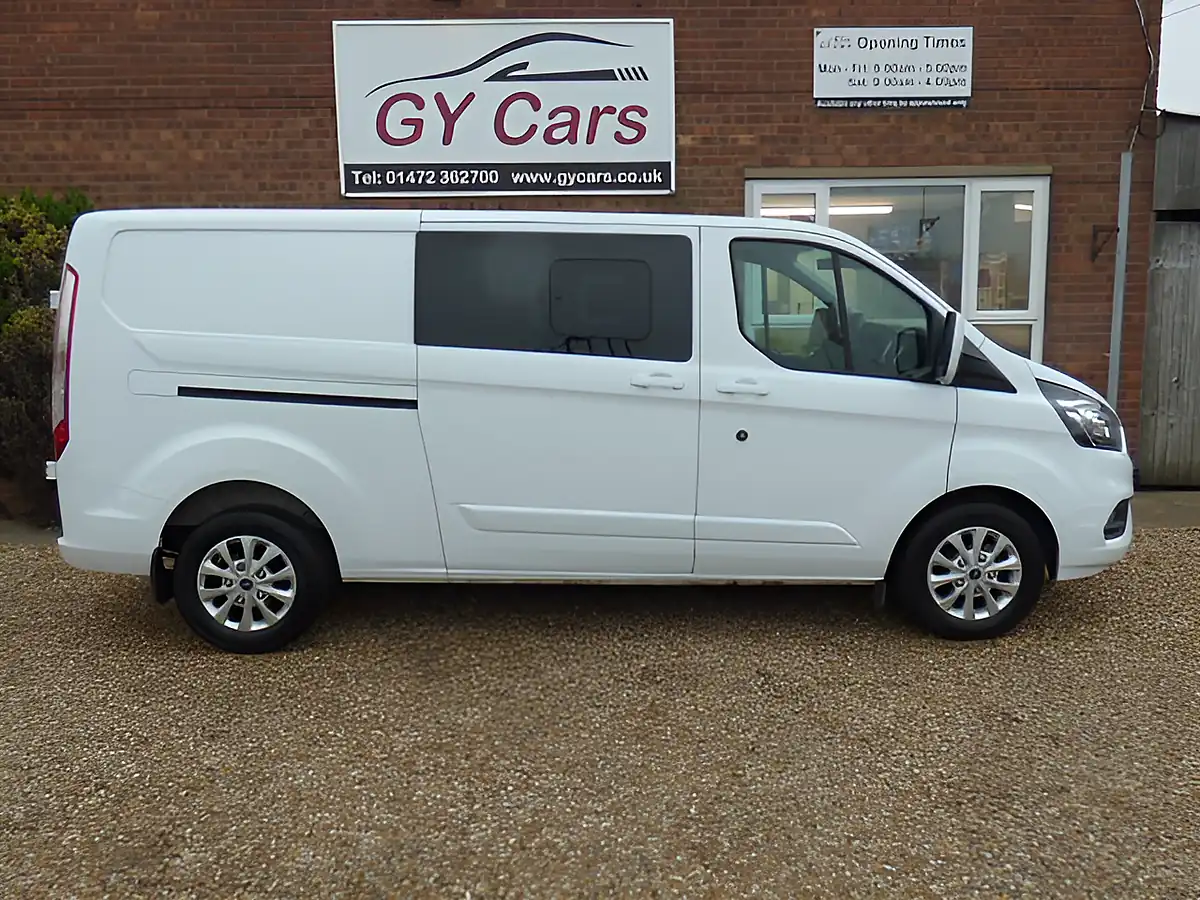 Used 2022 Ford Transit Custom Limited White - Interior and Exterior details 3
