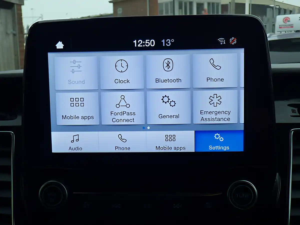 Used 2022 Ford Transit Custom Limited White - Interior and Exterior details 14