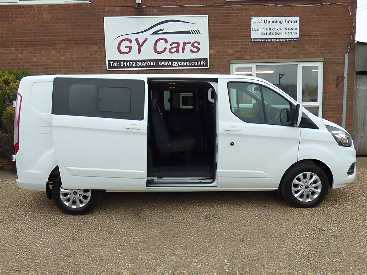 Used 2022 Ford Transit Custom Limited White - Interior and Exterior details 4