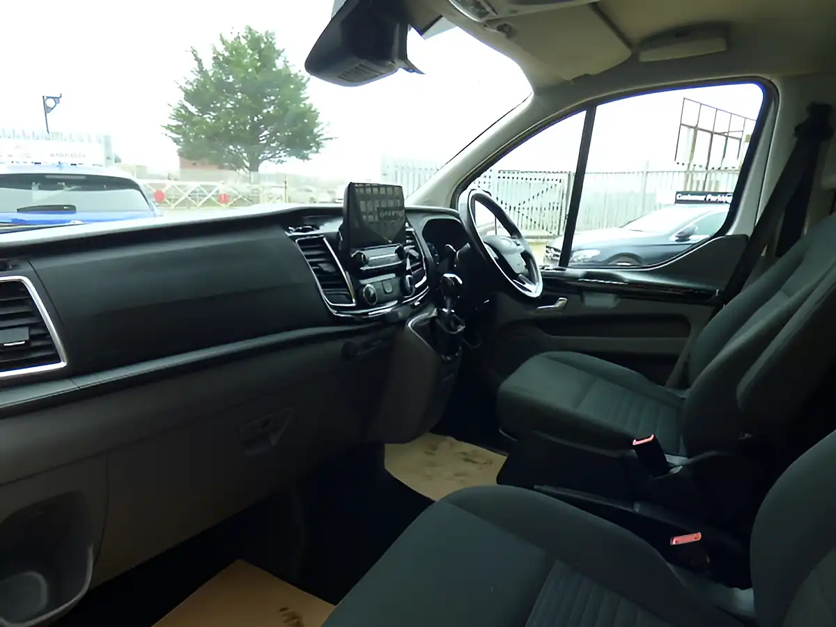 Used 2022 Ford Transit Custom Limited White - Interior and Exterior details 9