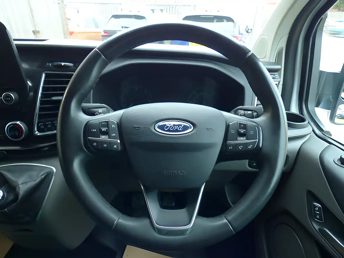 Used 2022 Ford Transit Custom Limited White - Interior and Exterior details 11