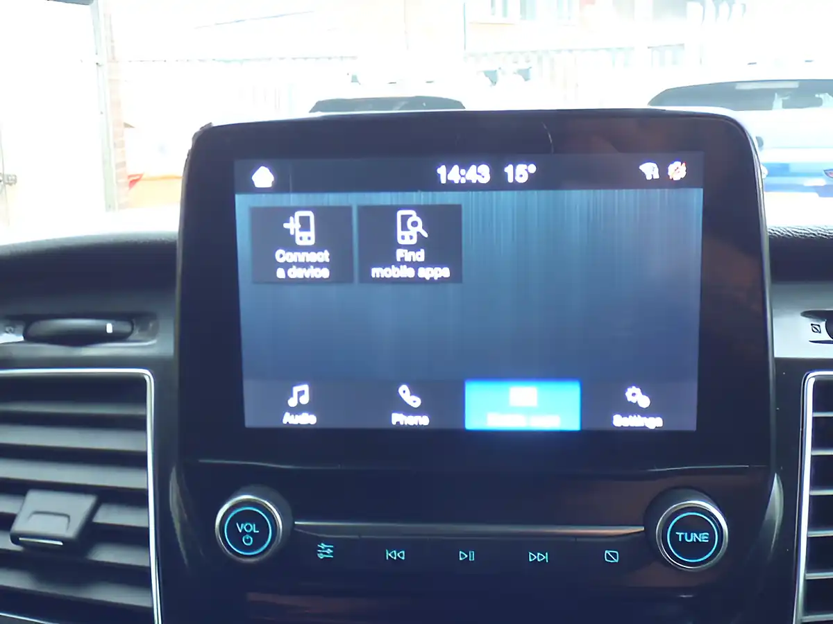 Used 2022 Ford Transit Custom Limited White - Interior and Exterior details 14