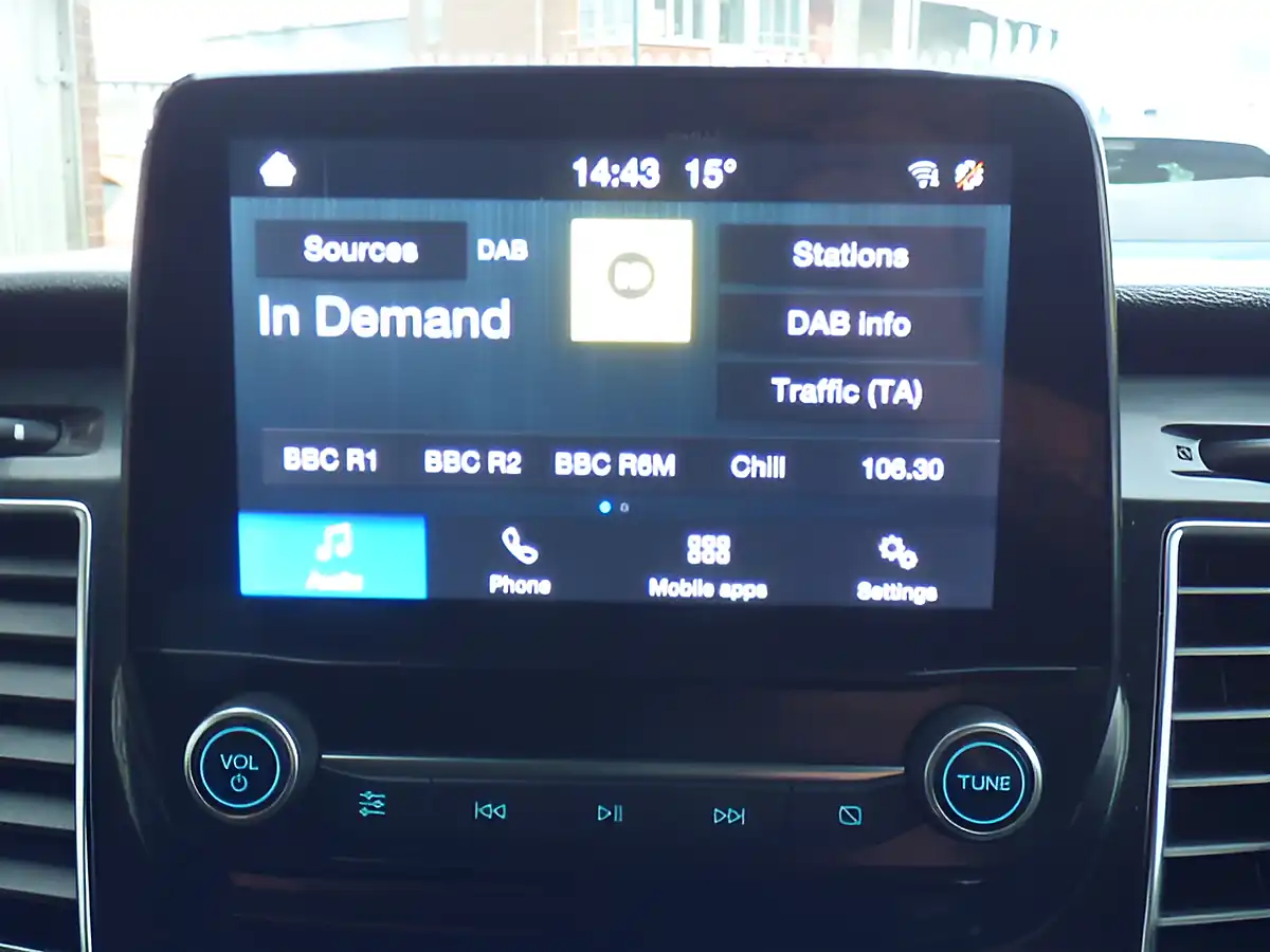 Used 2022 Ford Transit Custom Limited White - Interior and Exterior details 15