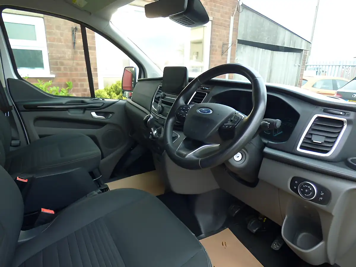 Used 2022 Ford Transit Custom Limited White - Interior and Exterior details 8