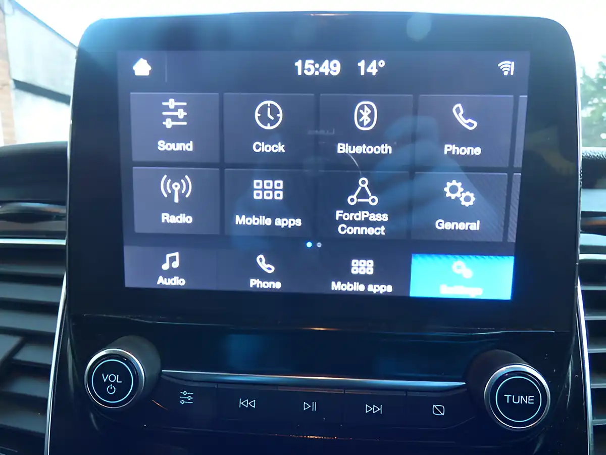 Used 2022 Ford Transit Custom Limited White - Interior and Exterior details 17