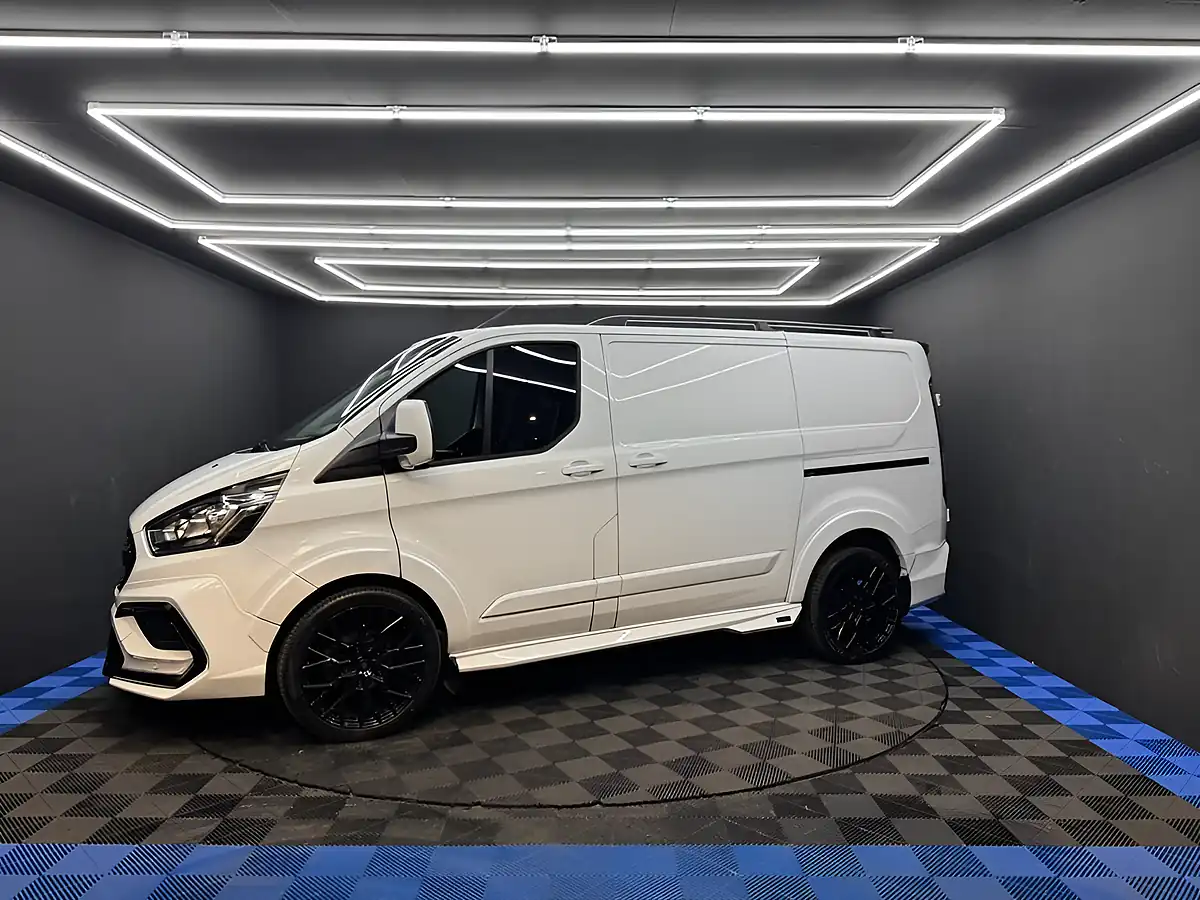 Used 2022 Ford Transit Custom Limited White - Interior and Exterior details 9