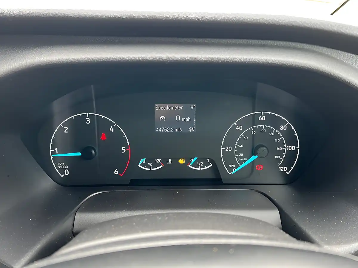 Used 2022 Ford Transit Custom Limited White - Interior and Exterior details 17