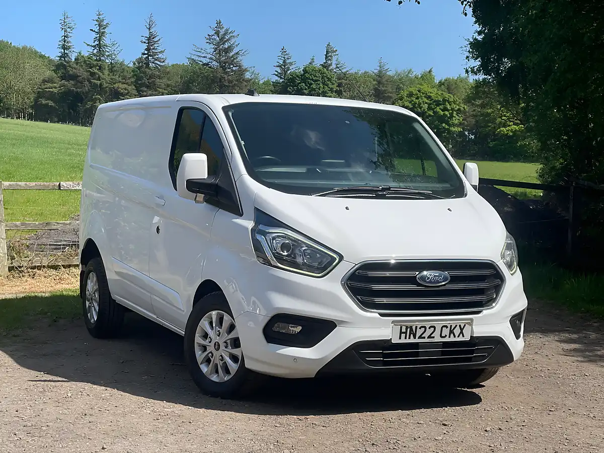 Used 2022 Ford Transit Custom Low Roof Limited White - Front View