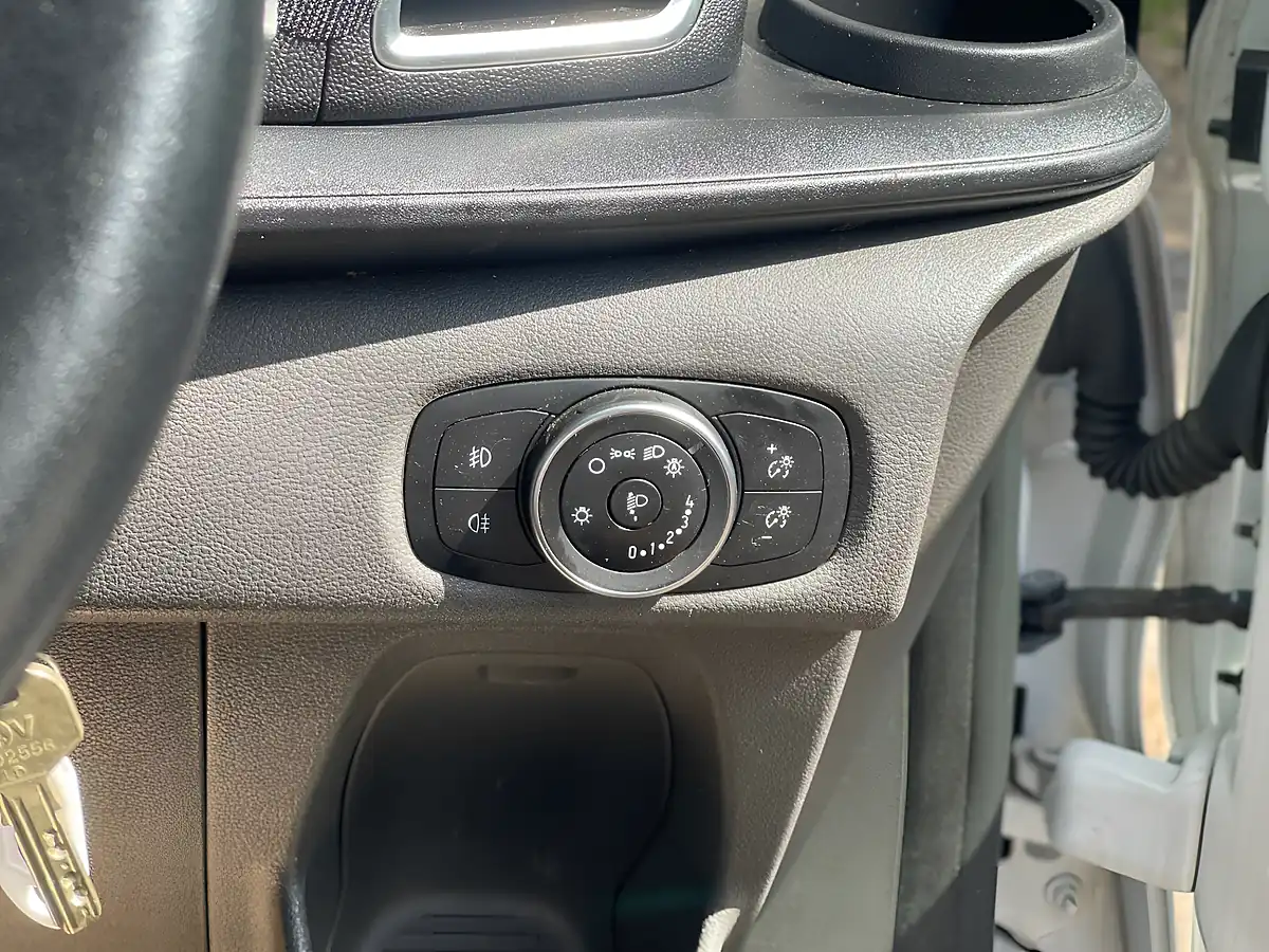 Used 2022 Ford Transit Custom Low Roof Limited White - Interior and Exterior details 13