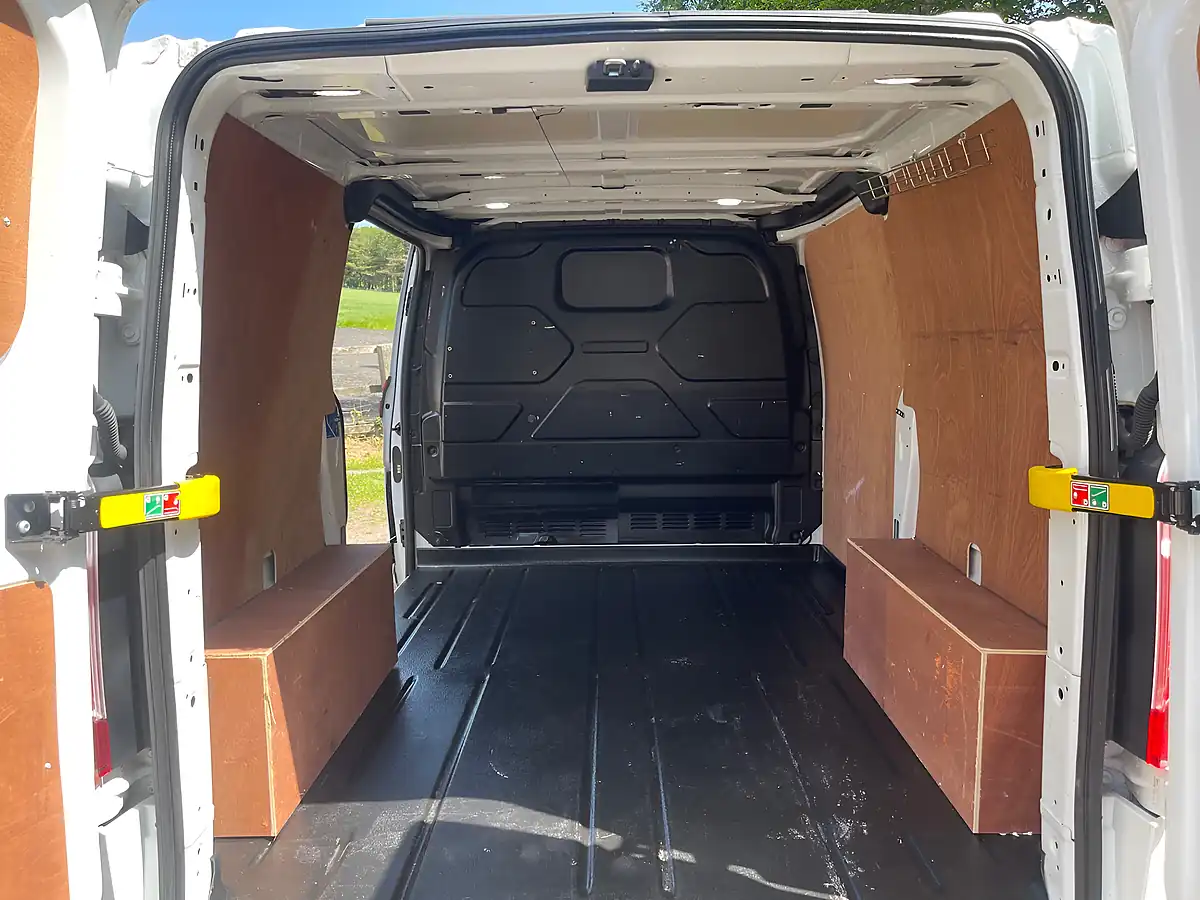 Used 2022 Ford Transit Custom Low Roof Limited White - Interior and Exterior details 18