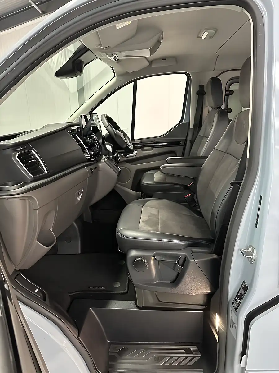Used 2022 Ford Transit Custom Ms-Rt Crew Van Double Cab Grey - Interior and Exterior details 17