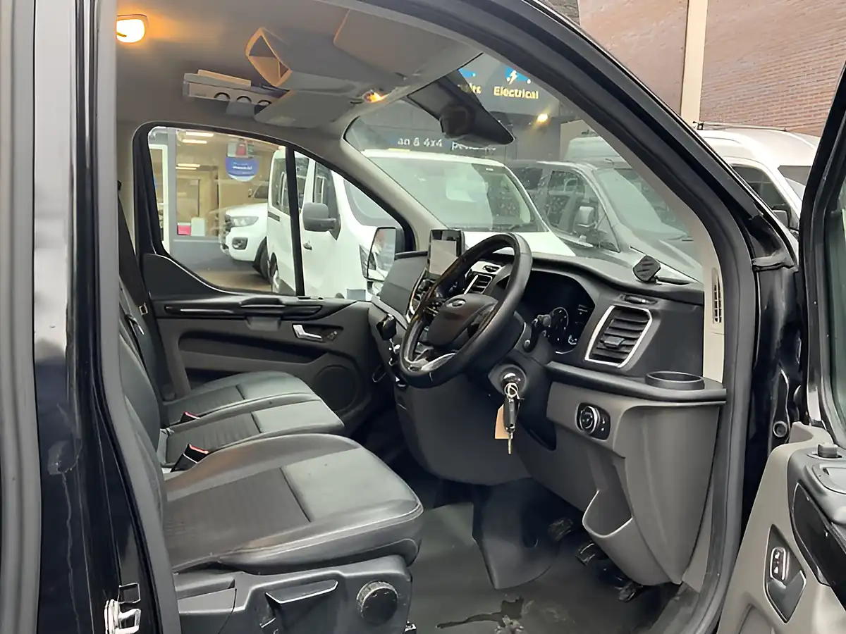Used 2022 Ford Transit Custom Sport Black - Interior and Exterior details 15