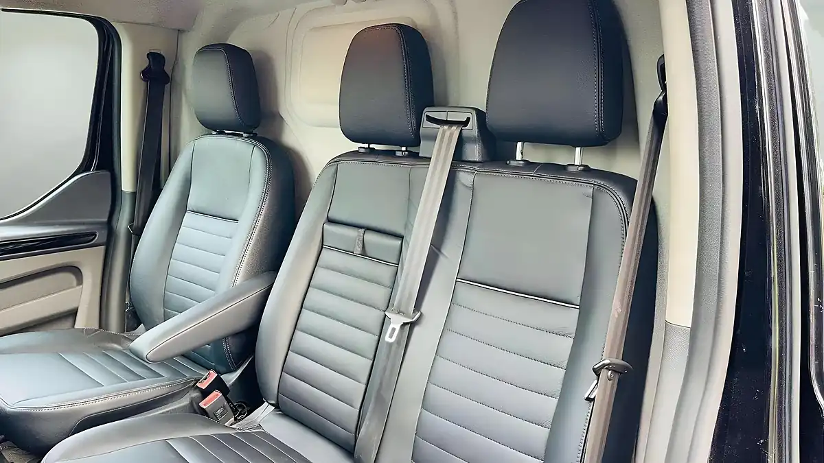 Used 2022 Ford Transit Custom Trail Black - Interior and Exterior details 10