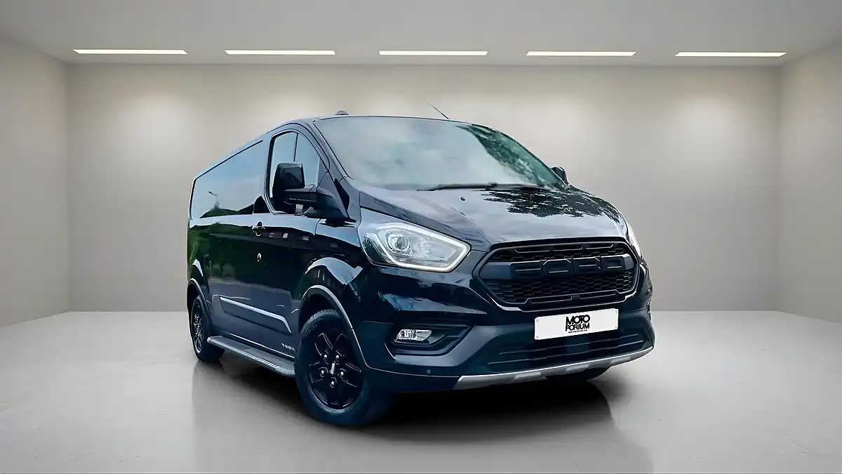 Used 2022 Ford Transit Custom Trail Black - Interior and Exterior details 17