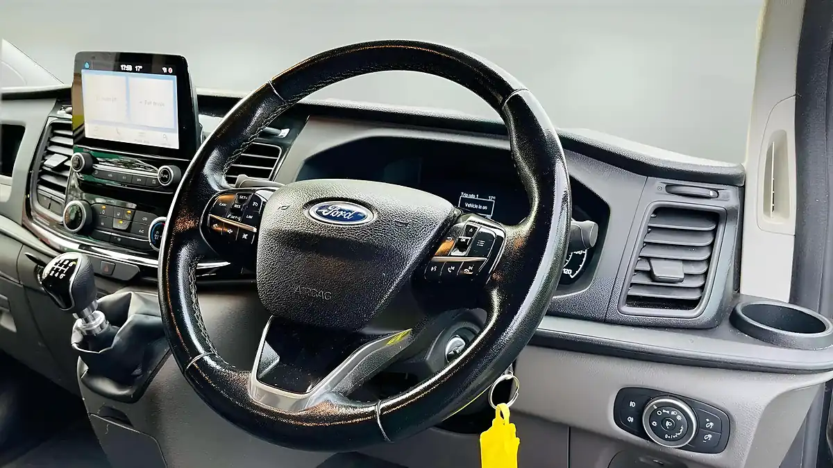 Used 2022 Ford Transit Custom Trail Black - Interior and Exterior details 4