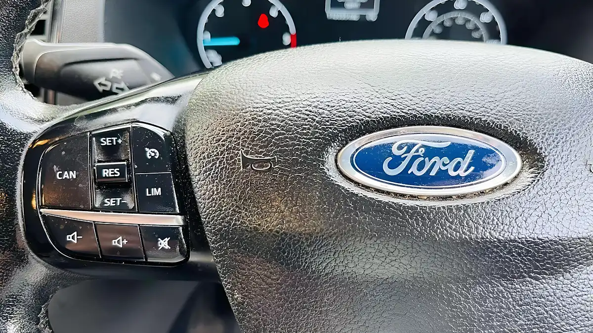 Used 2022 Ford Transit Custom Trail Black - Interior and Exterior details 7